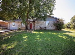 1806 Crawford St, Graham, TX 76450