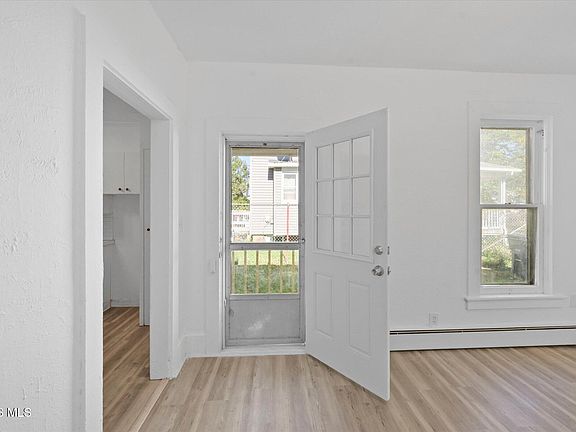 4th image of 1324 Felt St