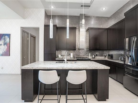 4th image of 2511 Wernecke Ave