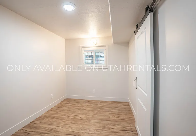 338 Cedarwood Dr — Photo 17