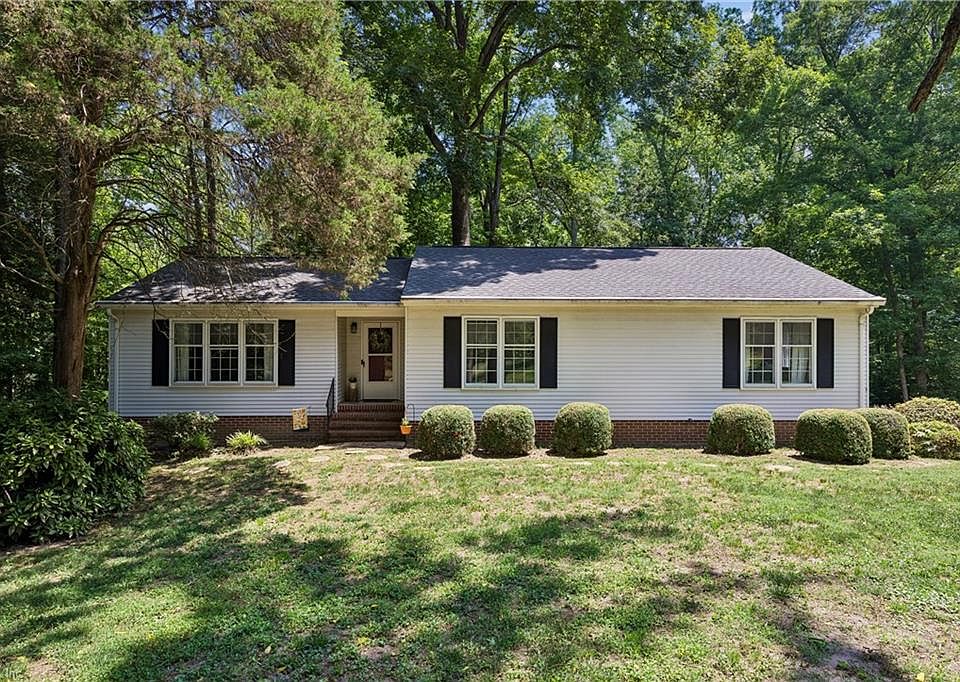 1st image of 7483 Gloucester Village Dr