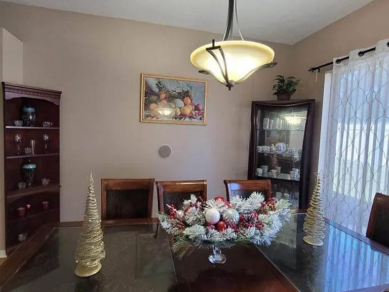 1249 Acorn Cir — Photo 5