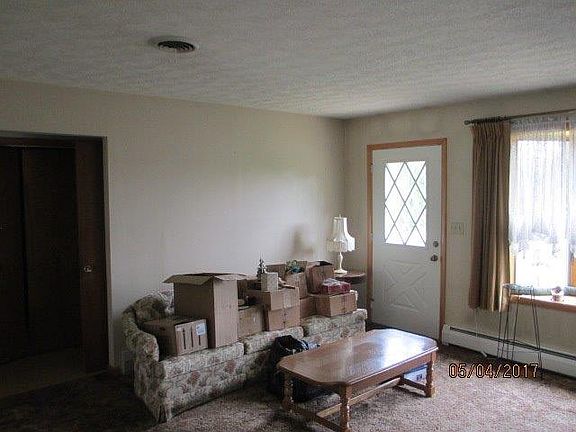 3rd image of 21 Mountain Dr