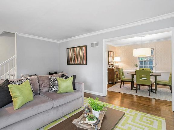 5th image of 1106 W 76th St