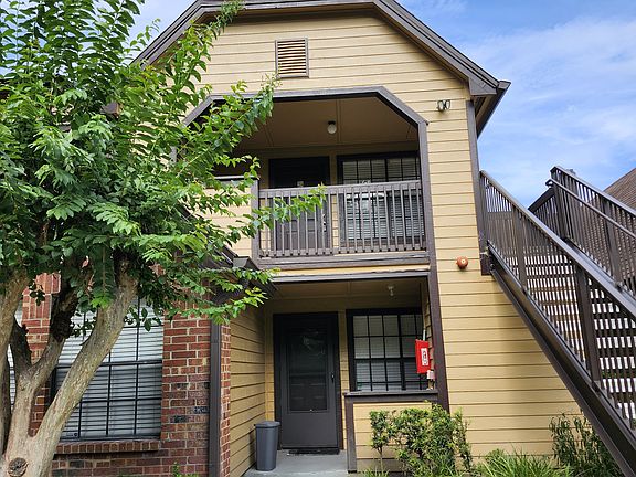 5th image of 415 Lakepointe Dr Unit 204