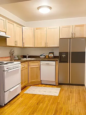 Rented by Cayenne Realty Group | media 4