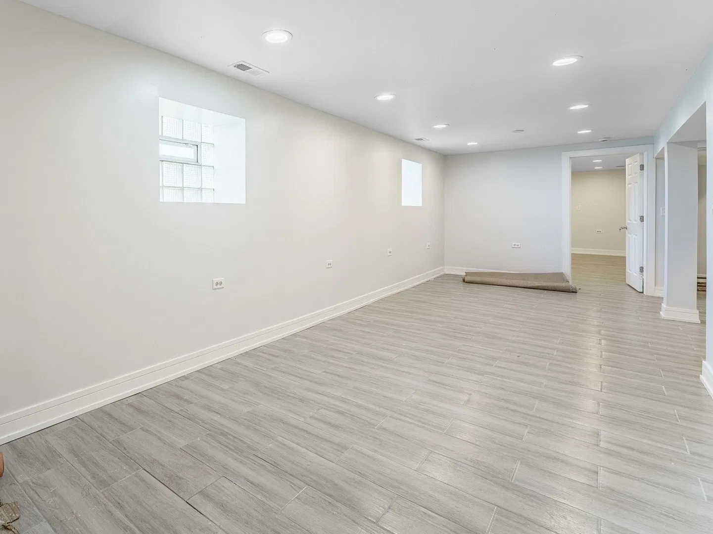 4 bed, 3750 sqft, $1,500 — Photo 2