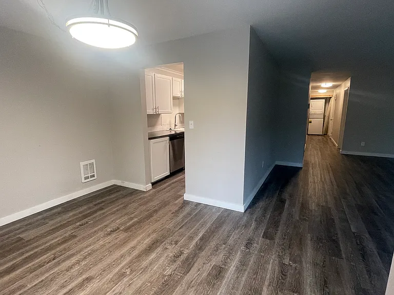Highlander East — Photo 12