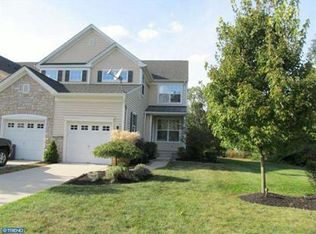 2 Stern Light Dr, Mount Laurel, NJ 08054