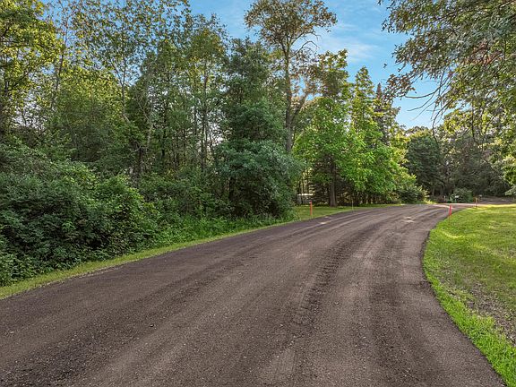 5th image of 73rd Ave