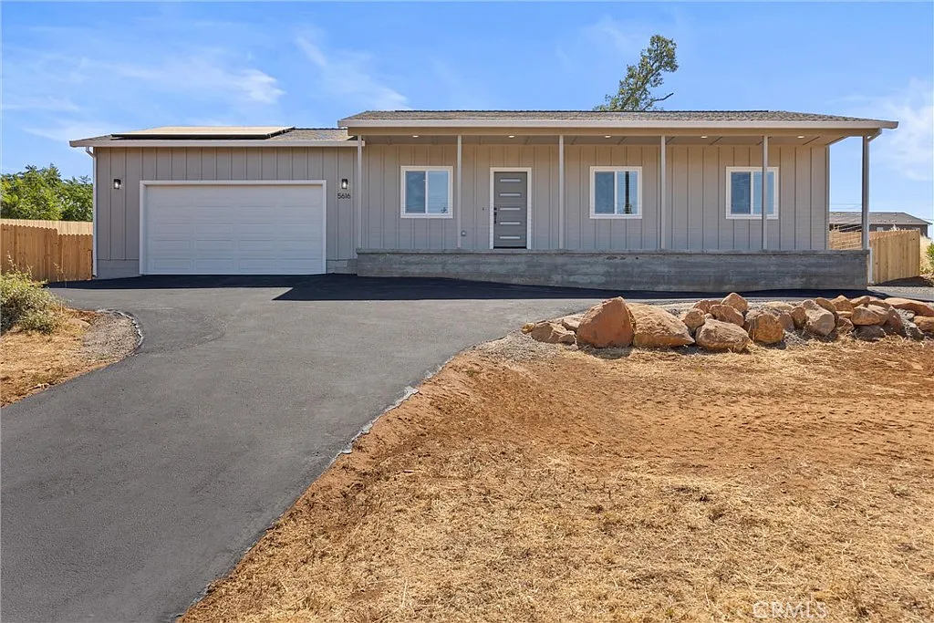 5616 Glen Way photo 1