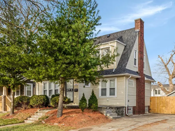 220 Moss St, Highland Park, MI 48203