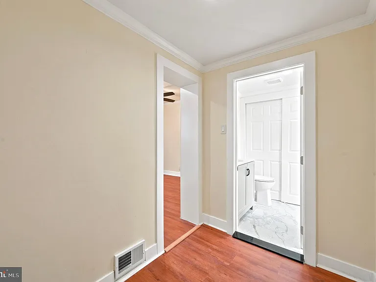 105 Jackson Ave — Photo 10