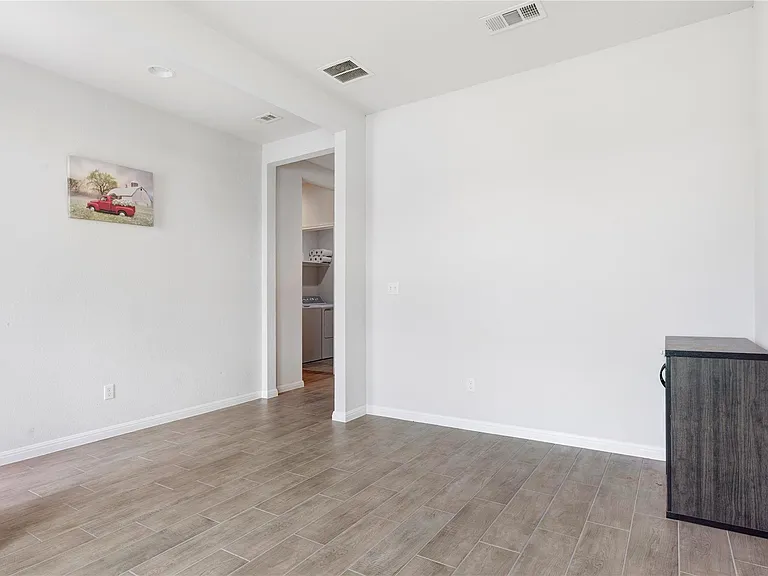 420 Winding Hollow Ln — Photo 14
