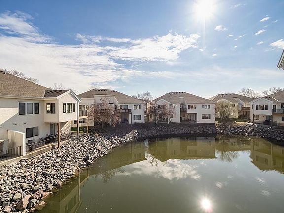 3rd image of 8002 Victoria Ln
