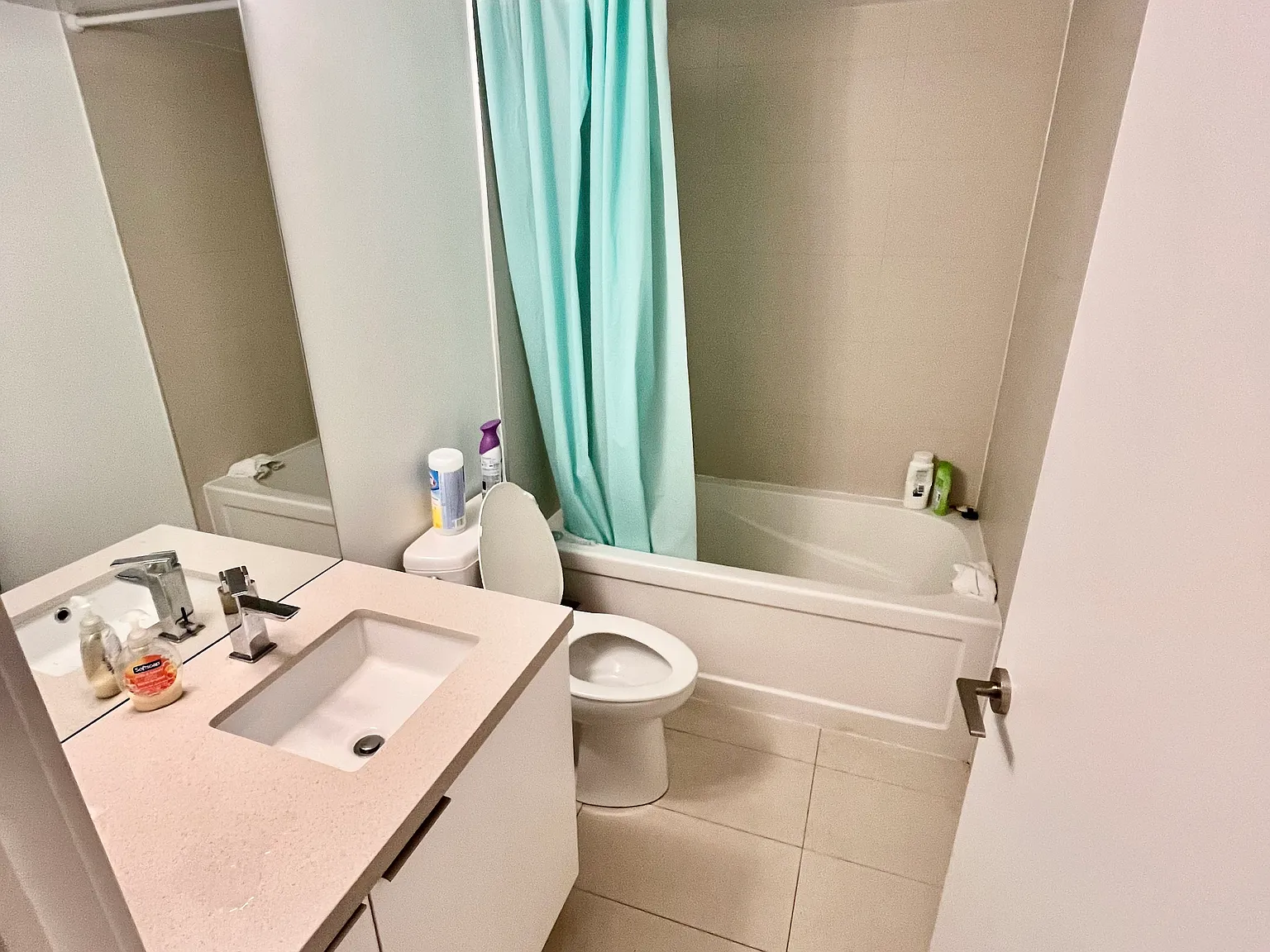 3 bed, 726 sqft, $1,150 — Photo 2