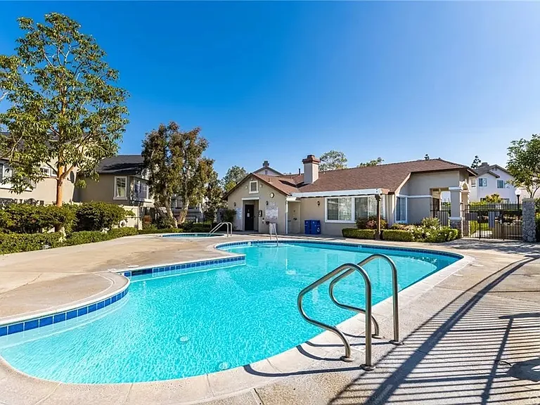 612 N Pageant Dr #B — Photo 10