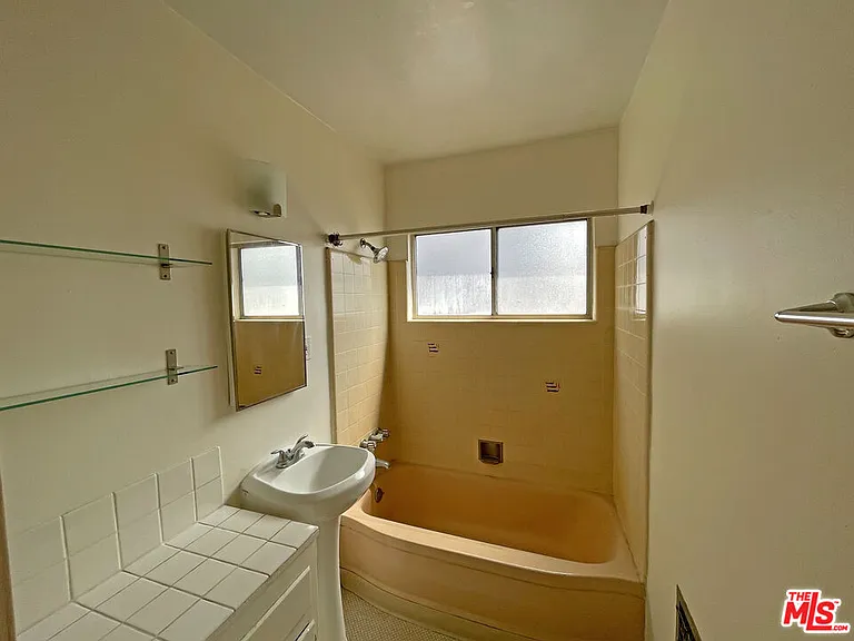 2986 Waverly Dr #4 — Photo 8