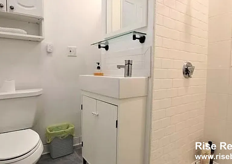 18 Holton St #X — Photo 7