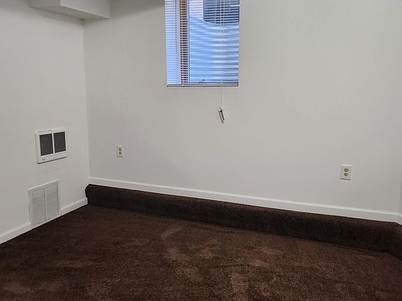 4th image of 2956 Harris St #4