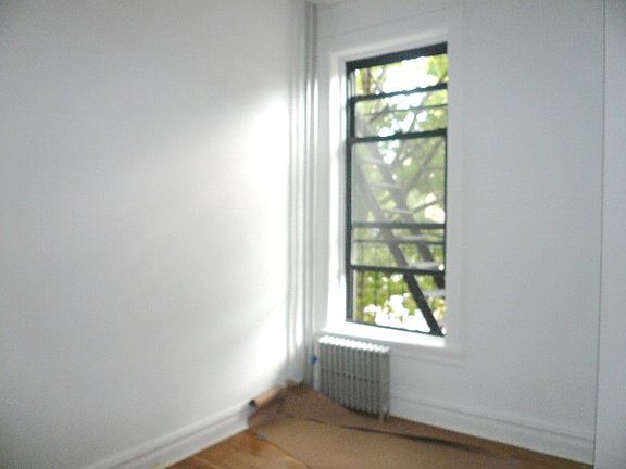 2nd image of 135 Carroll St APT 2