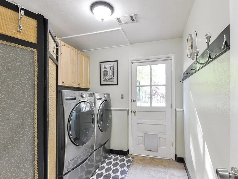 2025 Sheffield Ct — Photo 22
