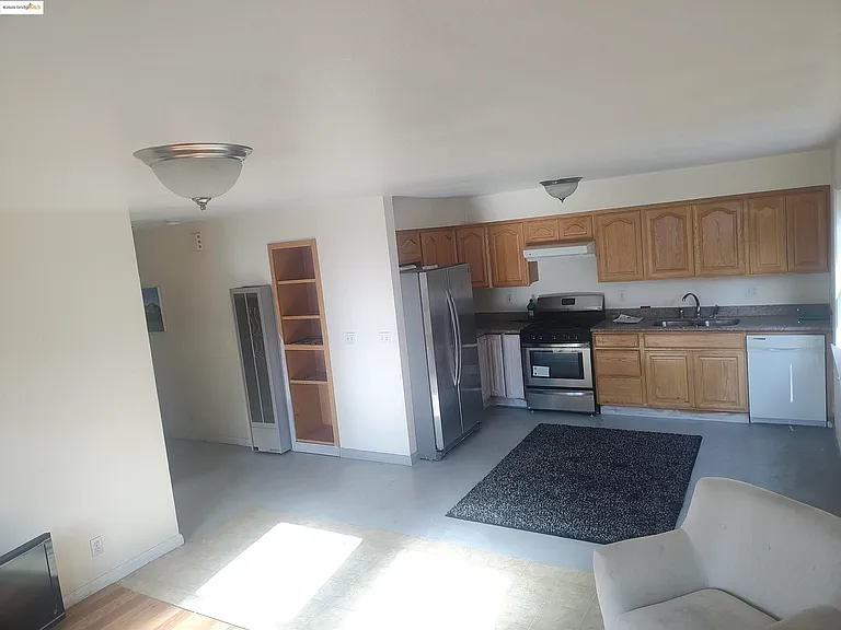 3532 San Leandro St #B — Photo 4