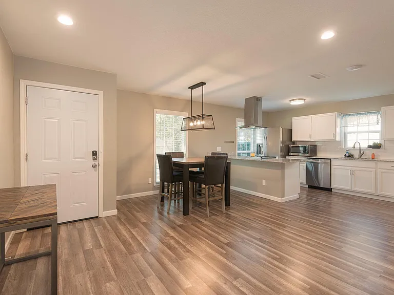 2211 Yewpon Dr — Photo 5