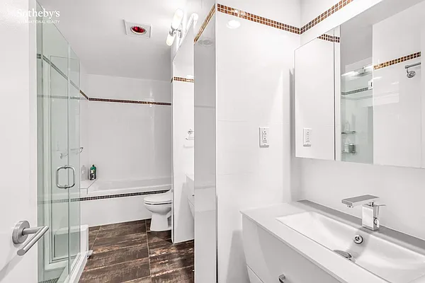 Sold by Sotheby's International Realty | media 31