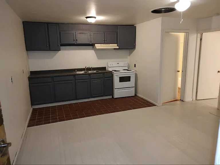 27 W Main St #2 — Photo 1