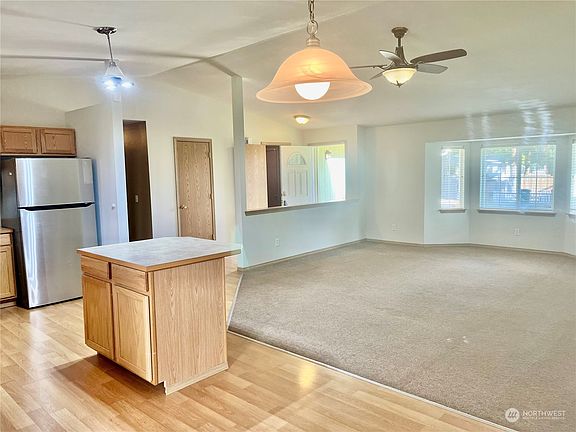 5th image of 8913 Figberry Court SE