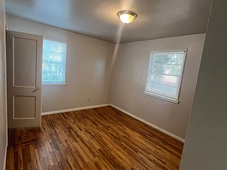 228 Arthur St — Photo 15