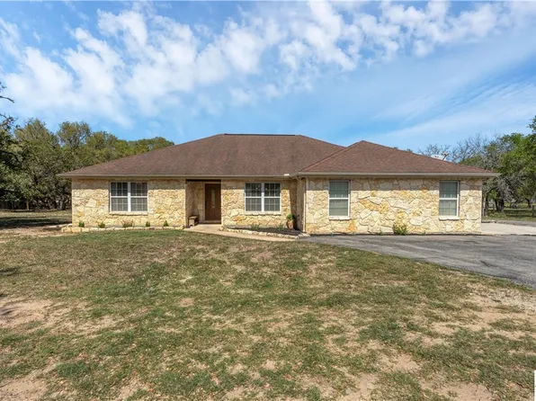 119 Wood Valley Dr, Adkins, TX 78101