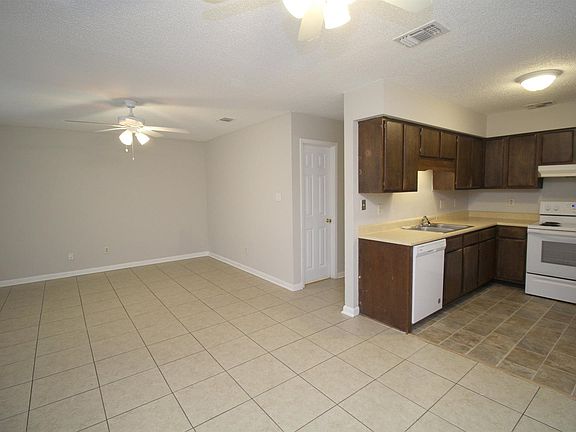 5th image of 5815 Princeton Dr #C