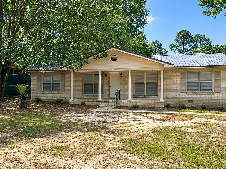 1205 Sumter St — Photo 1