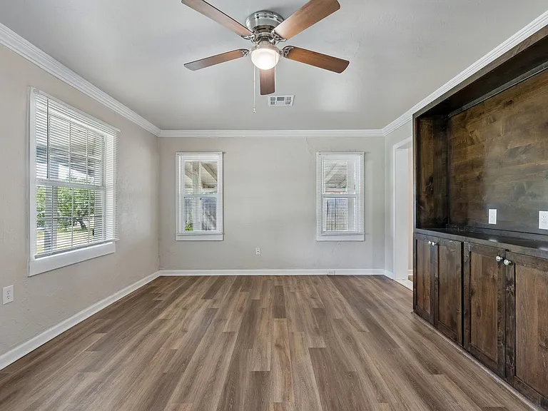510 N Marshall Dr — Photo 3