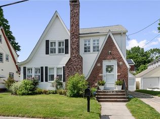 24 Rosewood Ave, Cranston, RI 02905