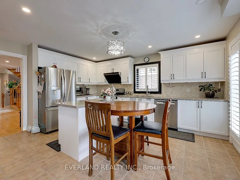 18 Clamerten Rd — Photo 9
