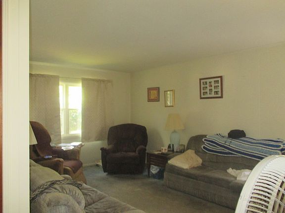 2nd image of 607 Topeka Dr