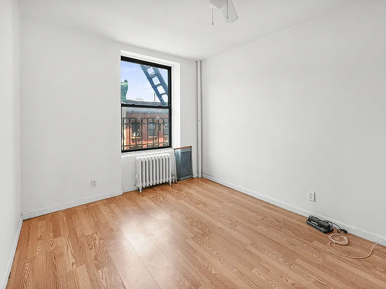 124 Mott St #31 — Photo 2