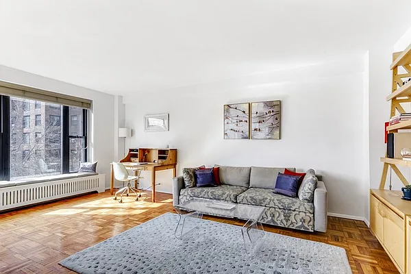 Sold by HomeDax Real Estate | media 12