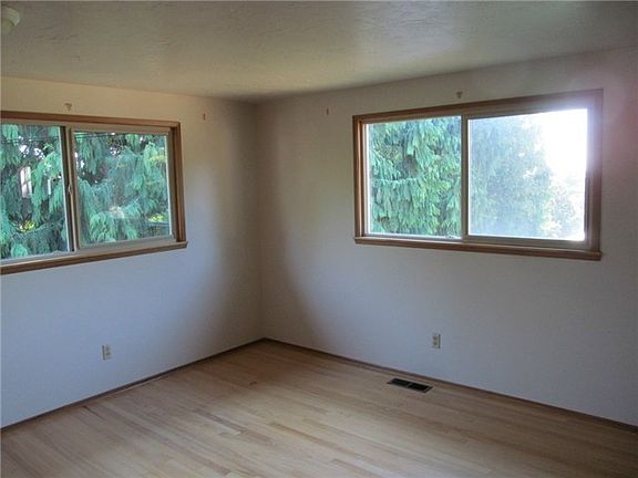 4th image of 22901 27th Ave S