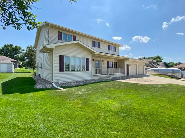 432 16th St SE, Le Mars, IA 51031