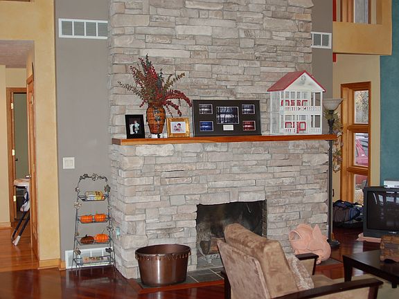 2nd image of 1230 Lakeshore Dr