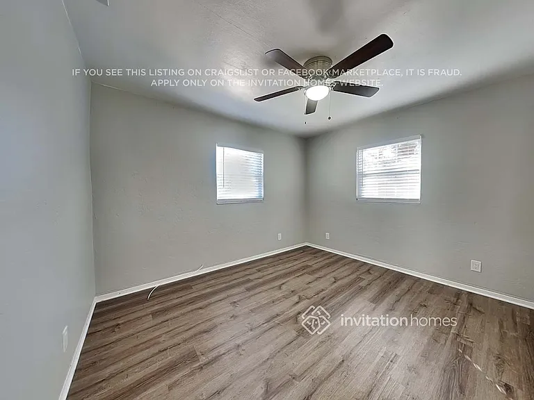 2334 Auburn St S — Photo 12