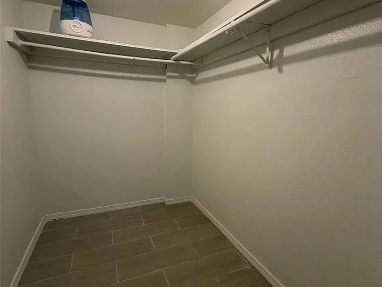 4925 Enid Way — Photo 20