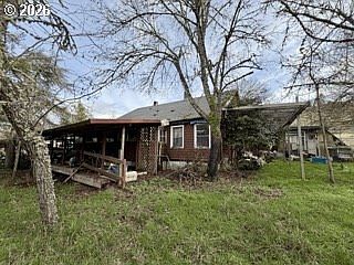 4th image of 3800 Happy Valley Rd