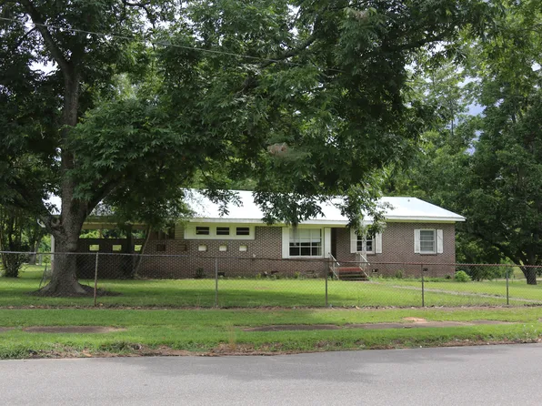111 W Tuskeena St, Hayneville, AL 36040