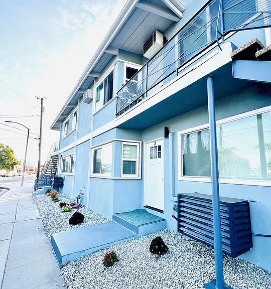421 E Chevy Chase Dr #1 — Photo 1