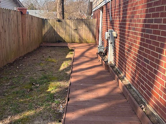 3rd image of 2229 Woodfield Park Rd